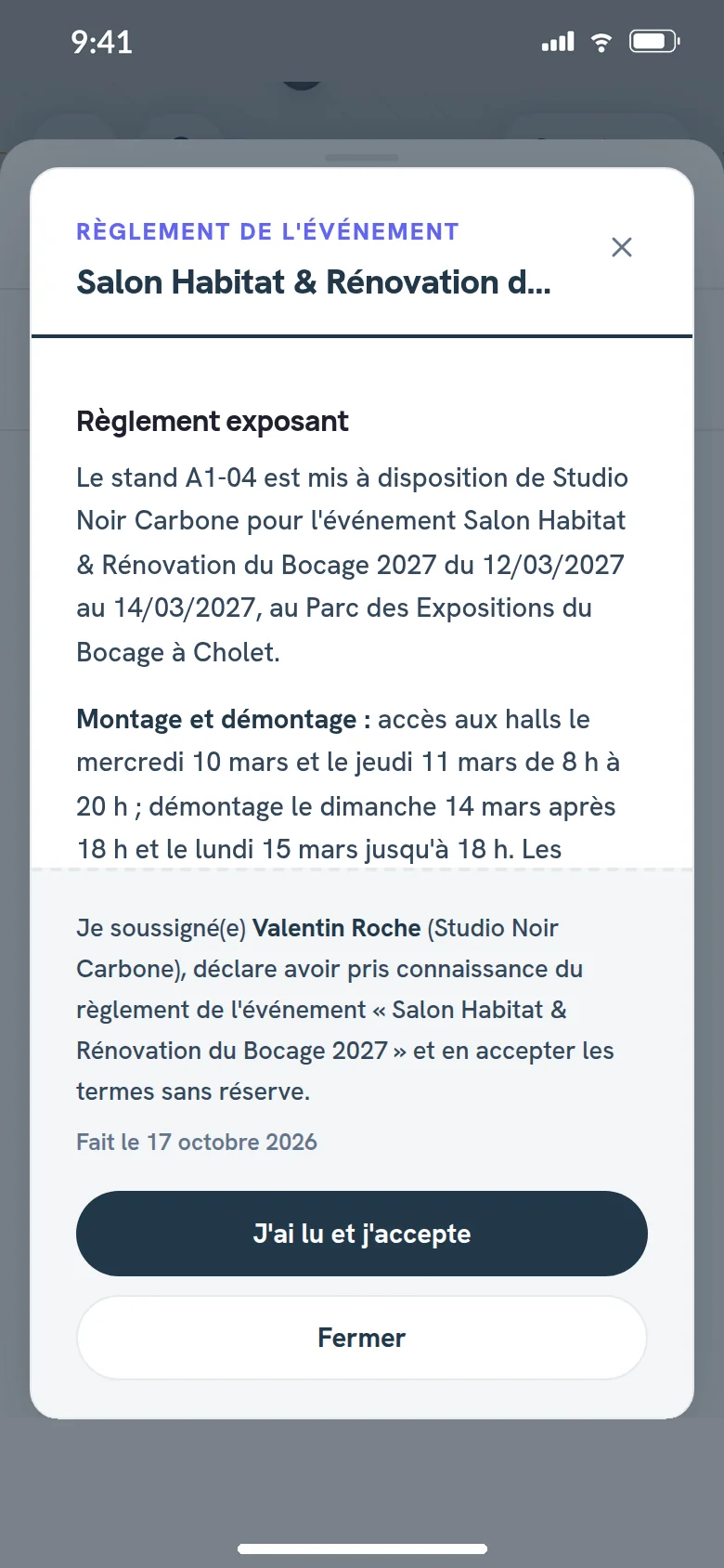 The Event rules window on the exhibitor site of a demo event, in French, on a phone, with the preamble naming the booth and the exhibitor, the statement in the exhibitor’s name, the date and the I have read and accept button.