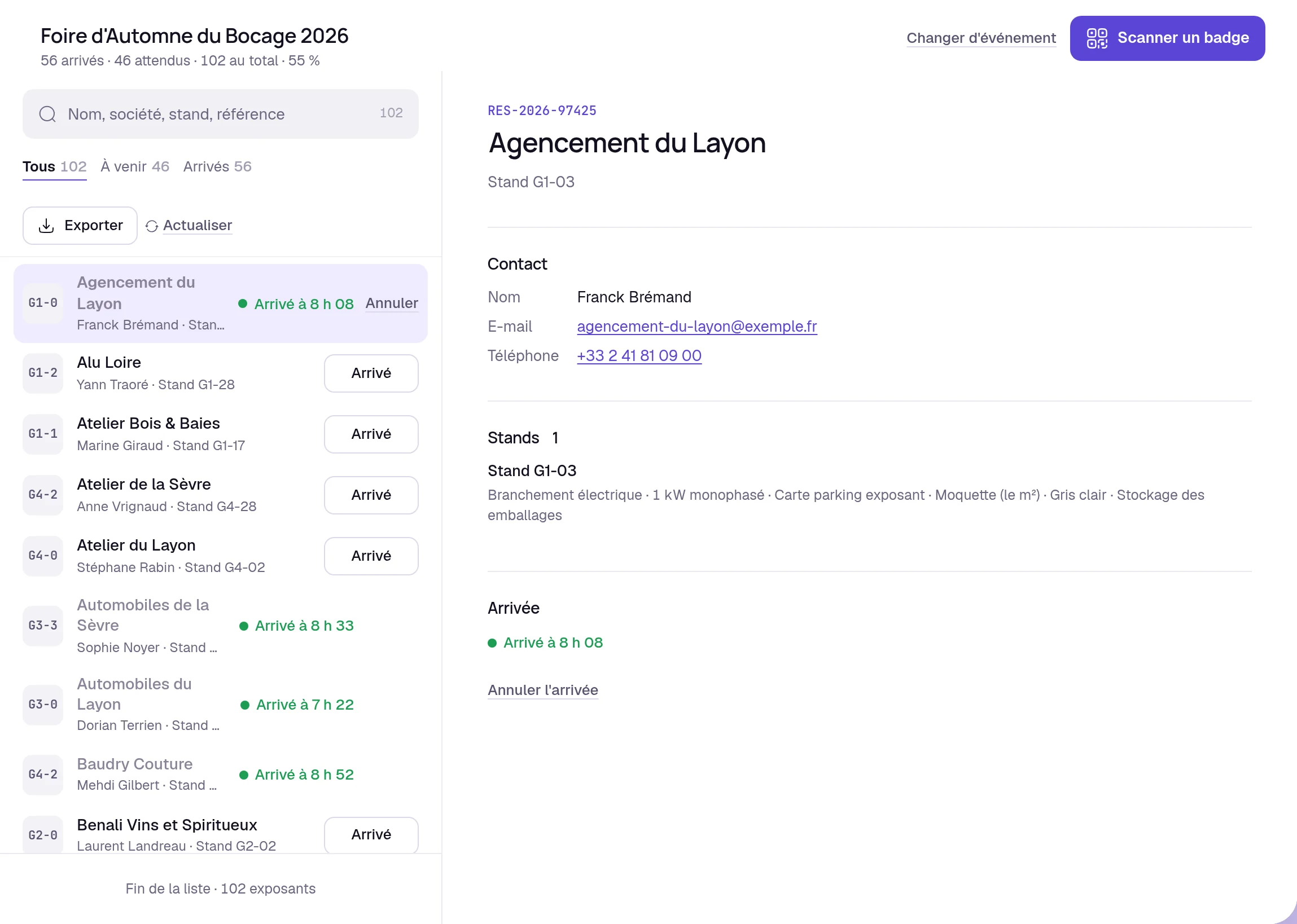 The Keyqo check-in list on a tablet, in French, during a demo fair: 56 arrived out of 102, exhibitors arrived with their times, the Arrived button for those still expected, and the detail view of an arrived exhibitor with their options.