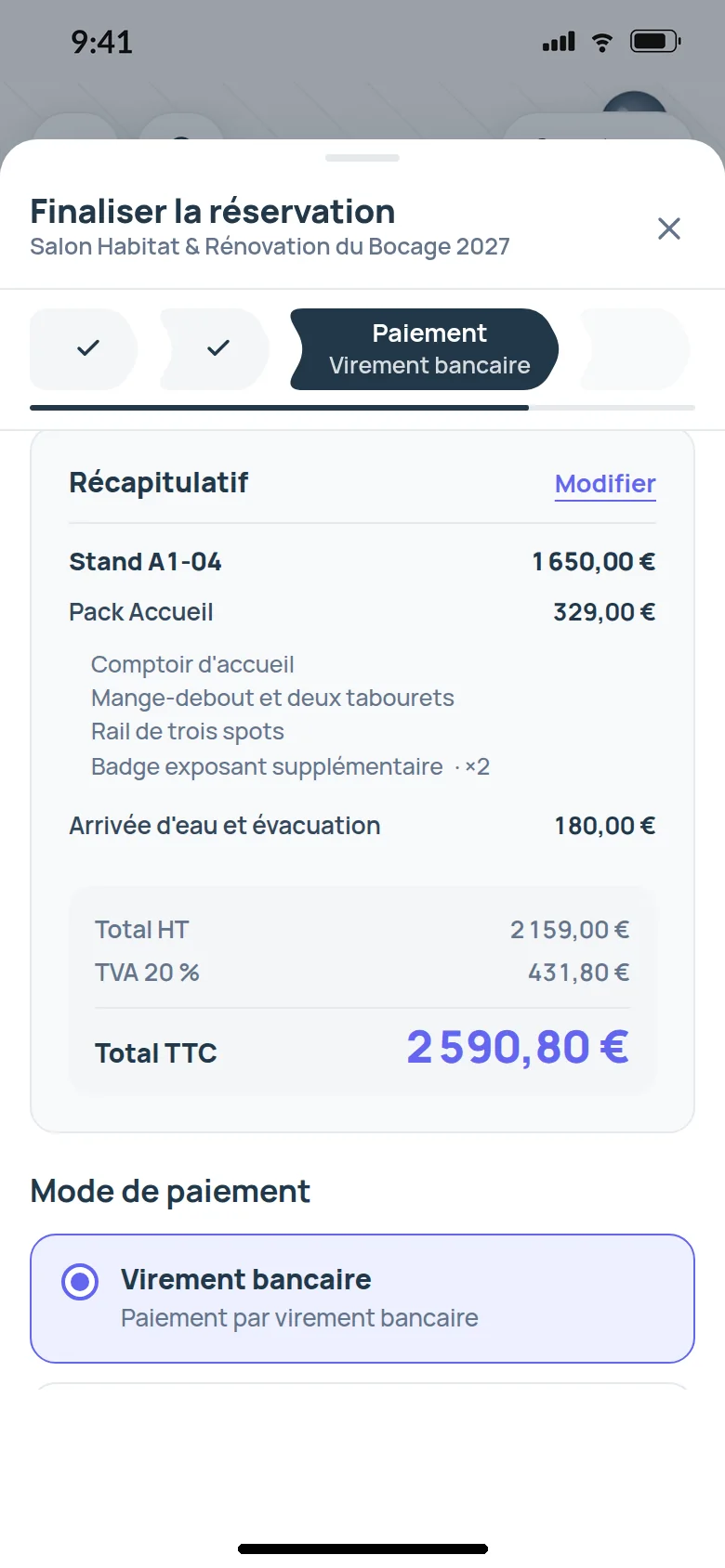 The Payment step on a phone, in French, with the order summary, VAT and the choice between the organizer’s payment methods, bank transfer or check.